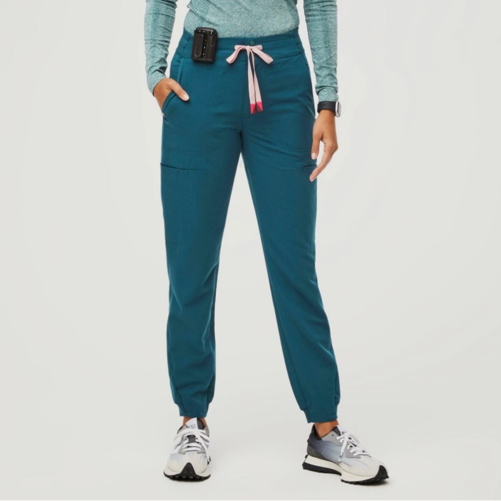 Figs Sumaiya High Wasted Skinny Scrub Pant